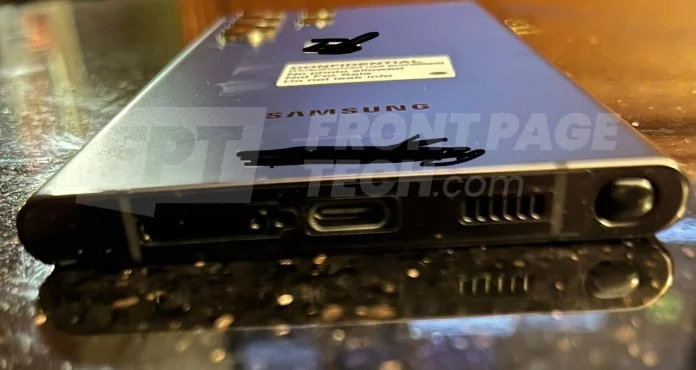 Samsung Galaxy S22 Bottom View