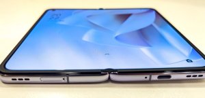 Crease of OPPO Find N Foldable Phone