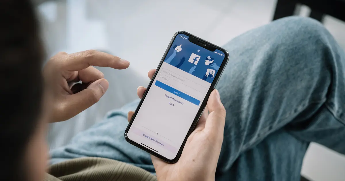 Facebook - Smartphone Battery Draining App